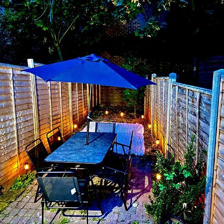 Three Bedroom House By Peacegrove Homes Short Lets & Serviced Accommodation Brighton With Free Wifi & Pet Friendly 외부 사진
