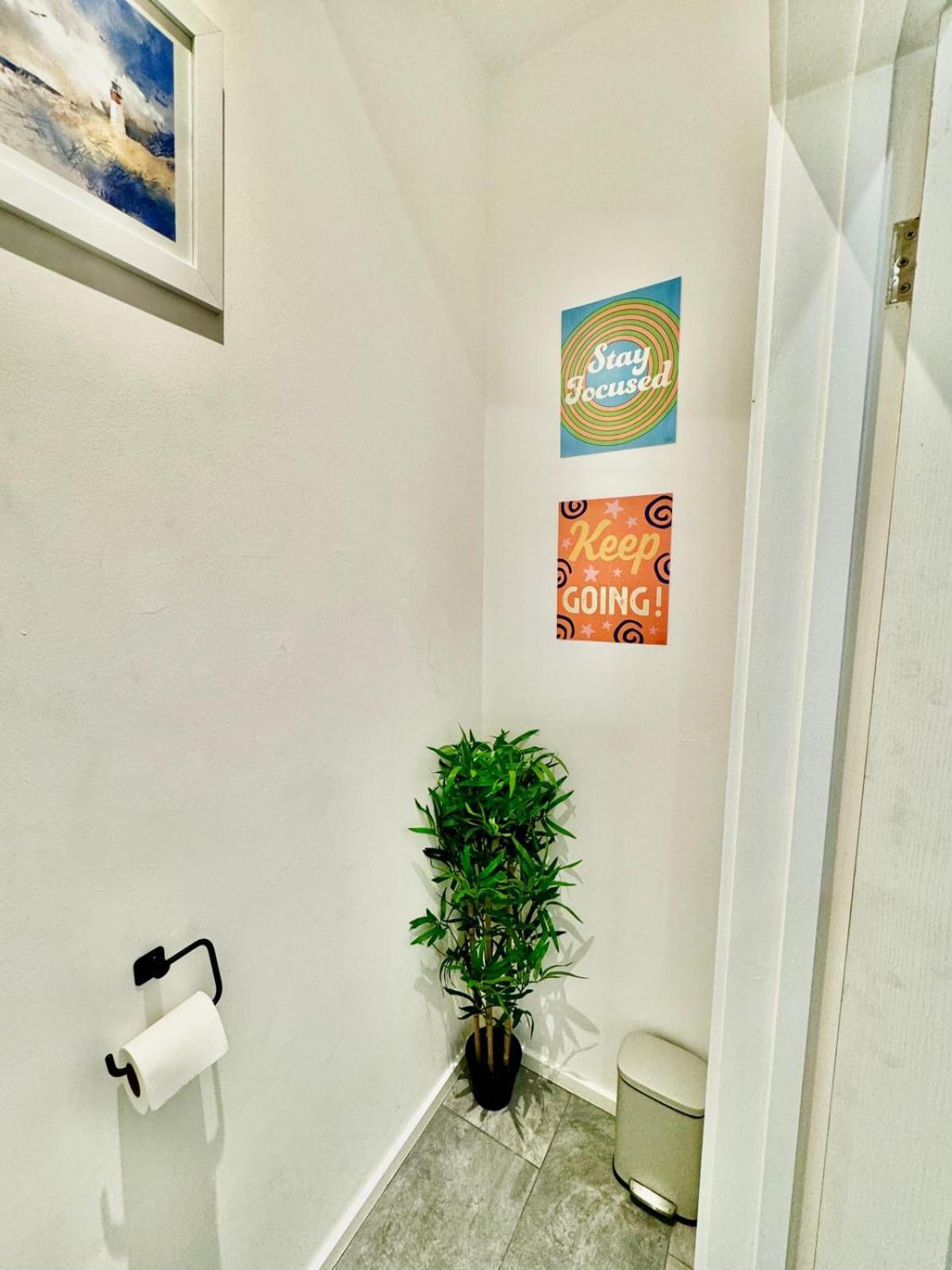 Three Bedroom House By Peacegrove Homes Short Lets & Serviced Accommodation Brighton With Free Wifi & Pet Friendly 외부 사진