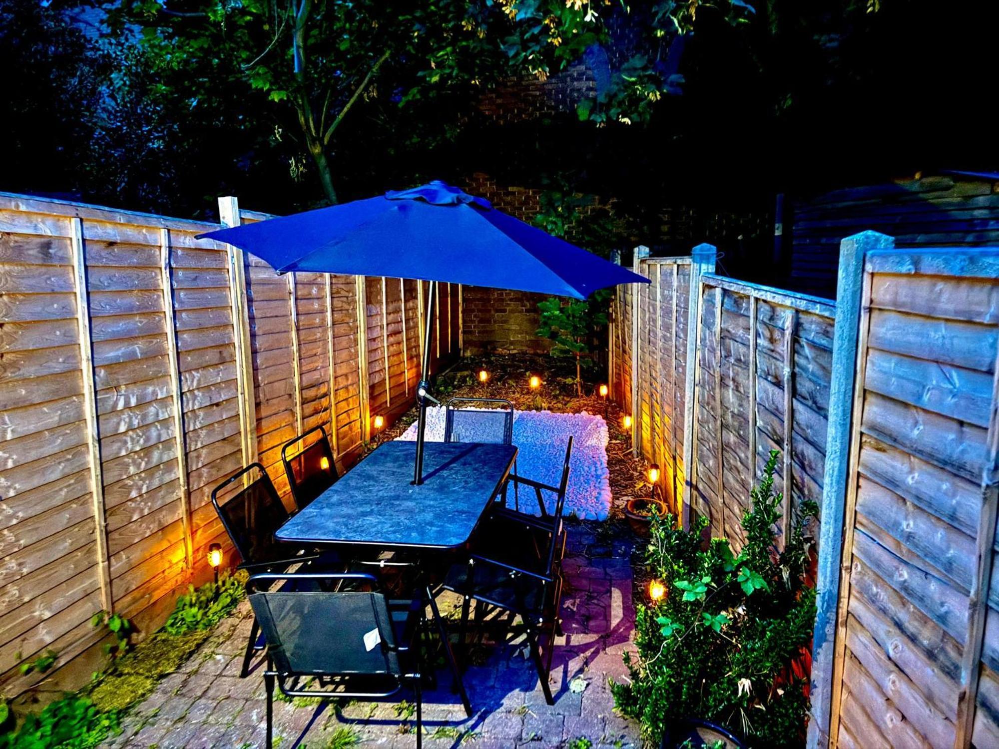 Three Bedroom House By Peacegrove Homes Short Lets & Serviced Accommodation Brighton With Free Wifi & Pet Friendly 외부 사진