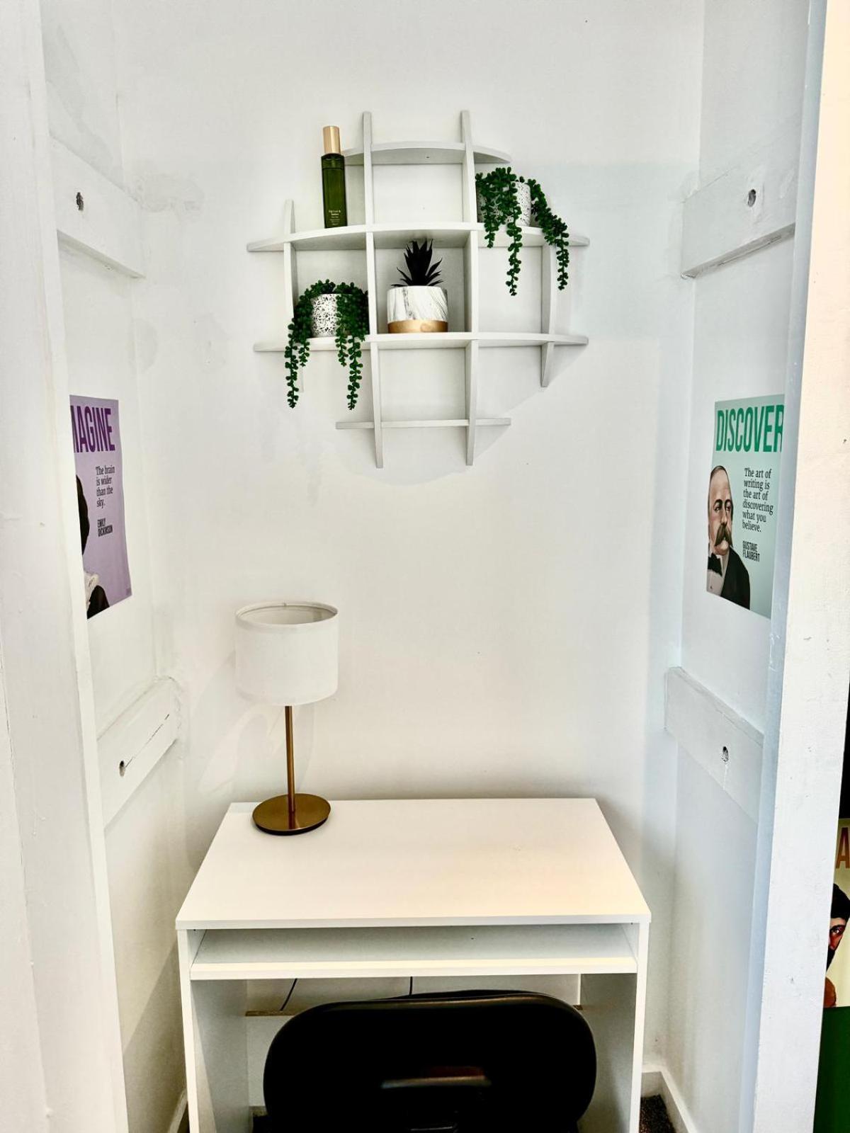 Three Bedroom House By Peacegrove Homes Short Lets & Serviced Accommodation Brighton With Free Wifi & Pet Friendly 외부 사진
