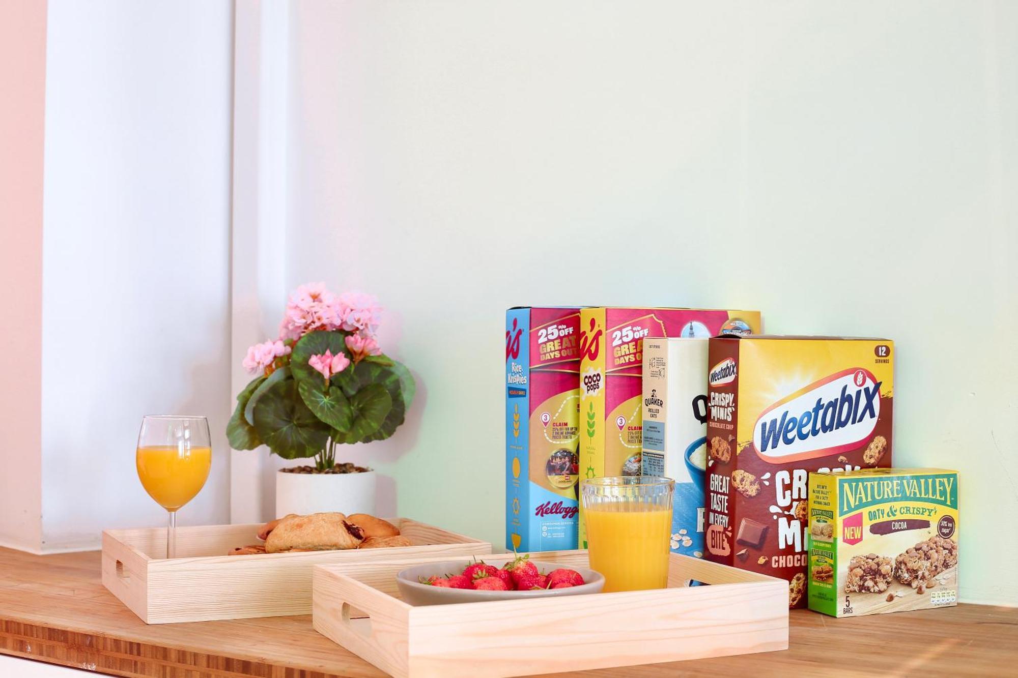 Three Bedroom House By Peacegrove Homes Short Lets & Serviced Accommodation Brighton With Free Wifi & Pet Friendly 외부 사진