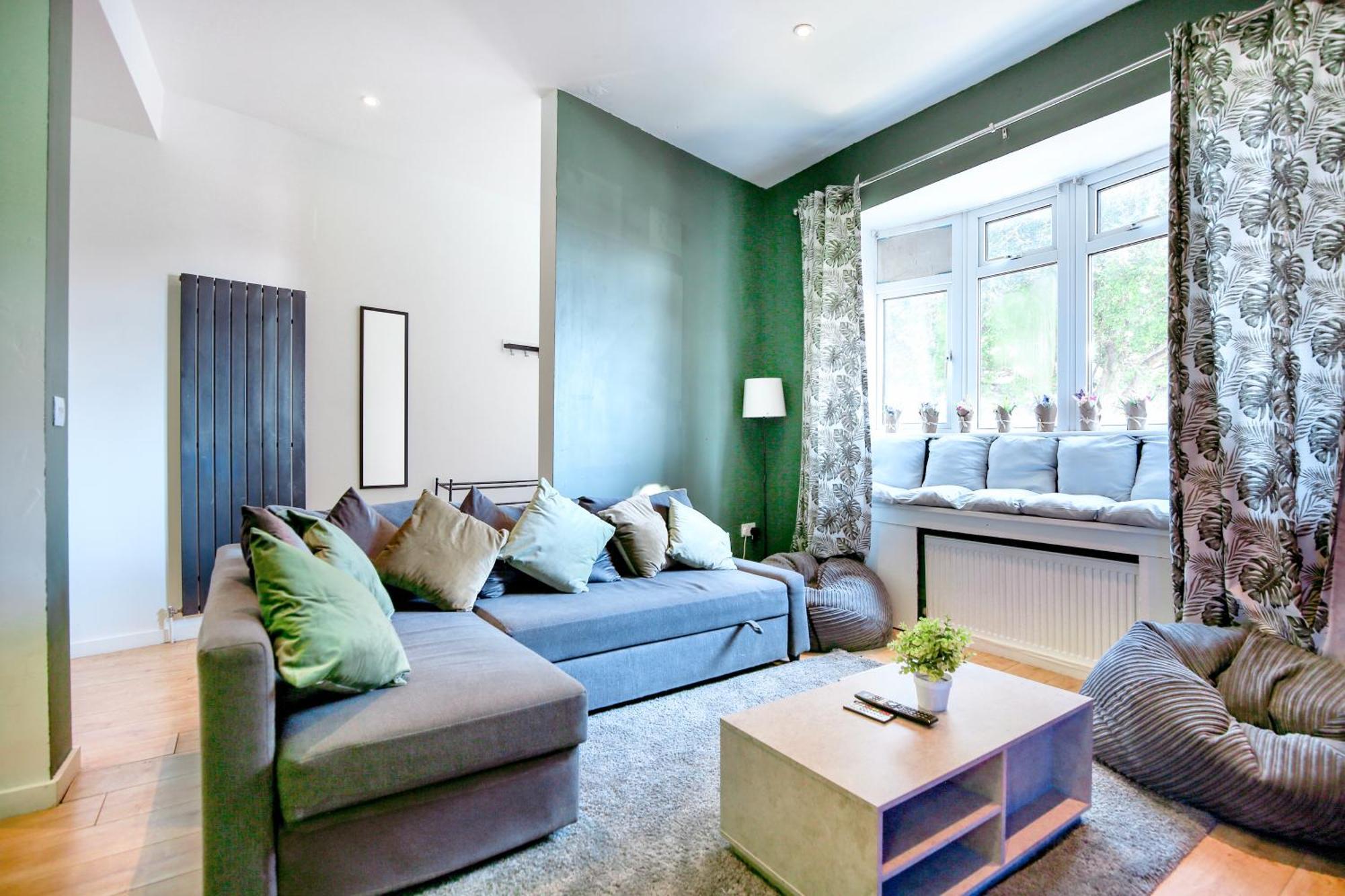 Three Bedroom House By Peacegrove Homes Short Lets & Serviced Accommodation Brighton With Free Wifi & Pet Friendly 외부 사진