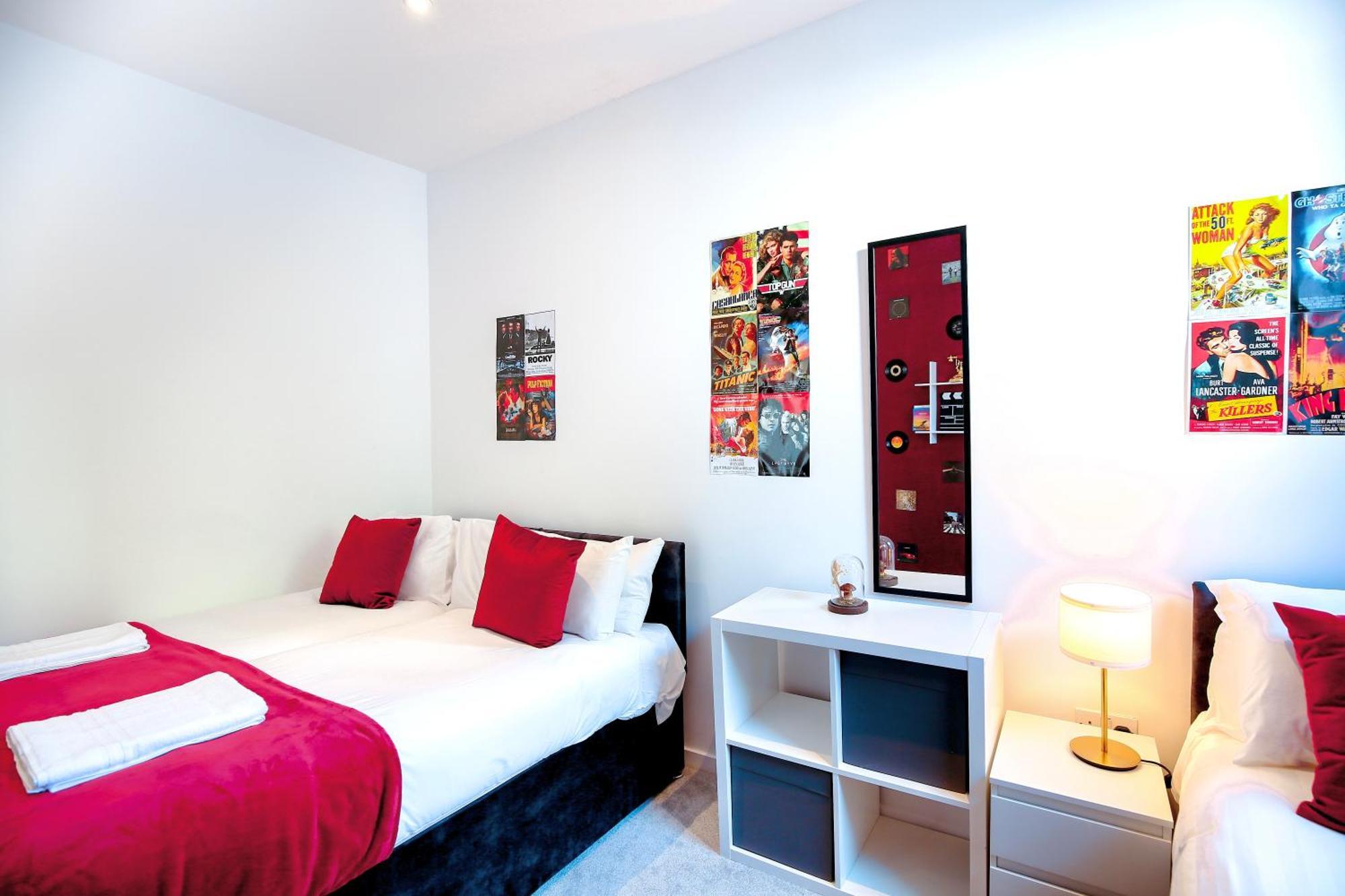 Three Bedroom House By Peacegrove Homes Short Lets & Serviced Accommodation Brighton With Free Wifi & Pet Friendly 외부 사진