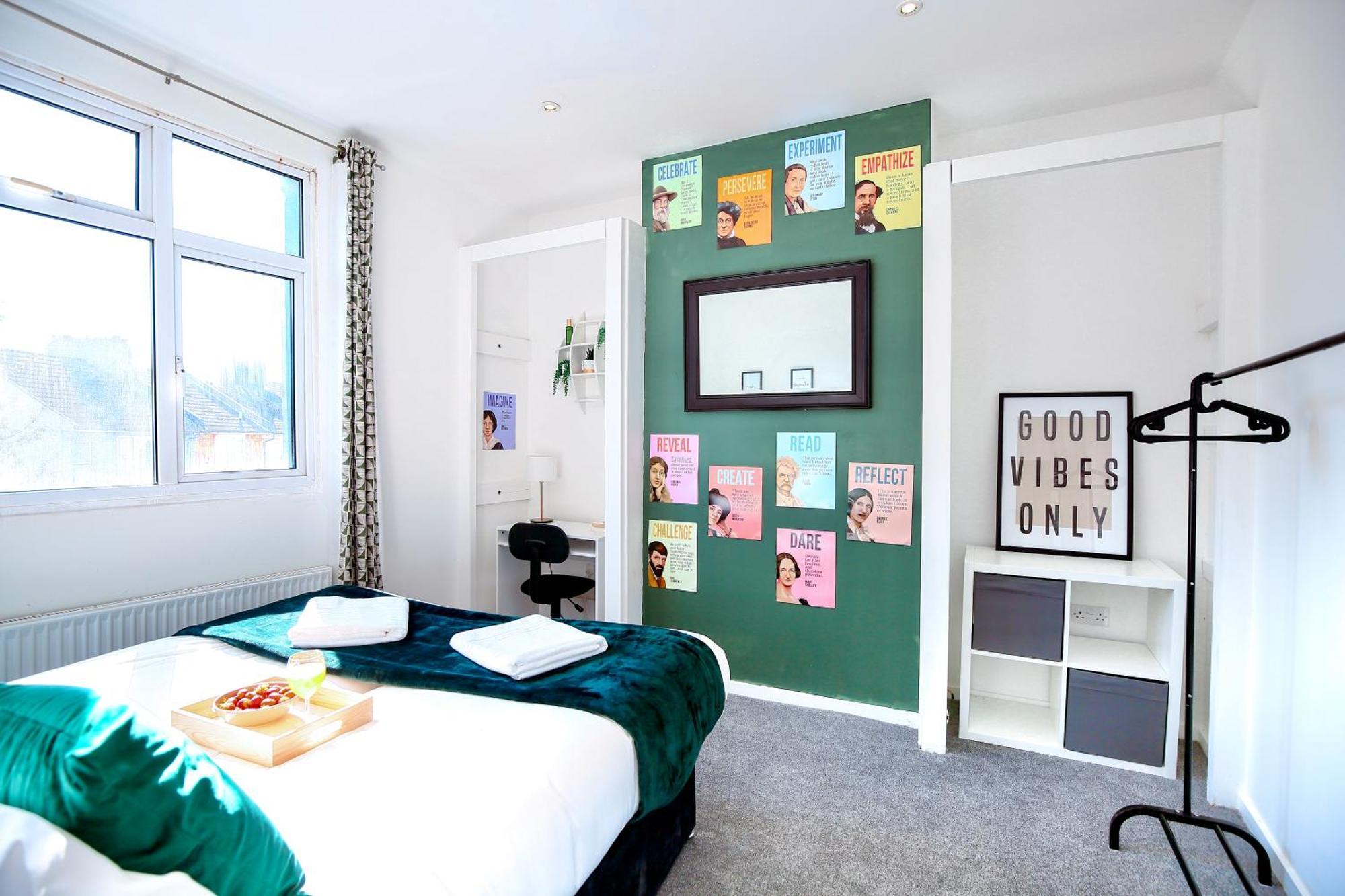 Three Bedroom House By Peacegrove Homes Short Lets & Serviced Accommodation Brighton With Free Wifi & Pet Friendly 외부 사진